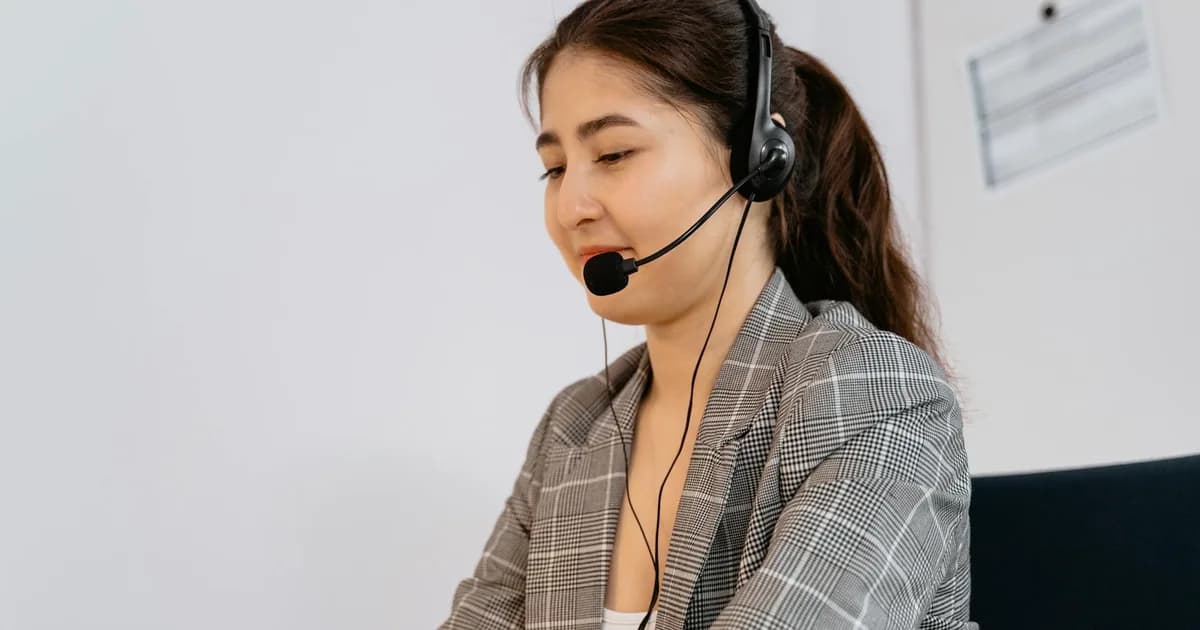 Hero image depicting a customer service representative assisting a customer via phone, with Frontier branding in the backdrop.